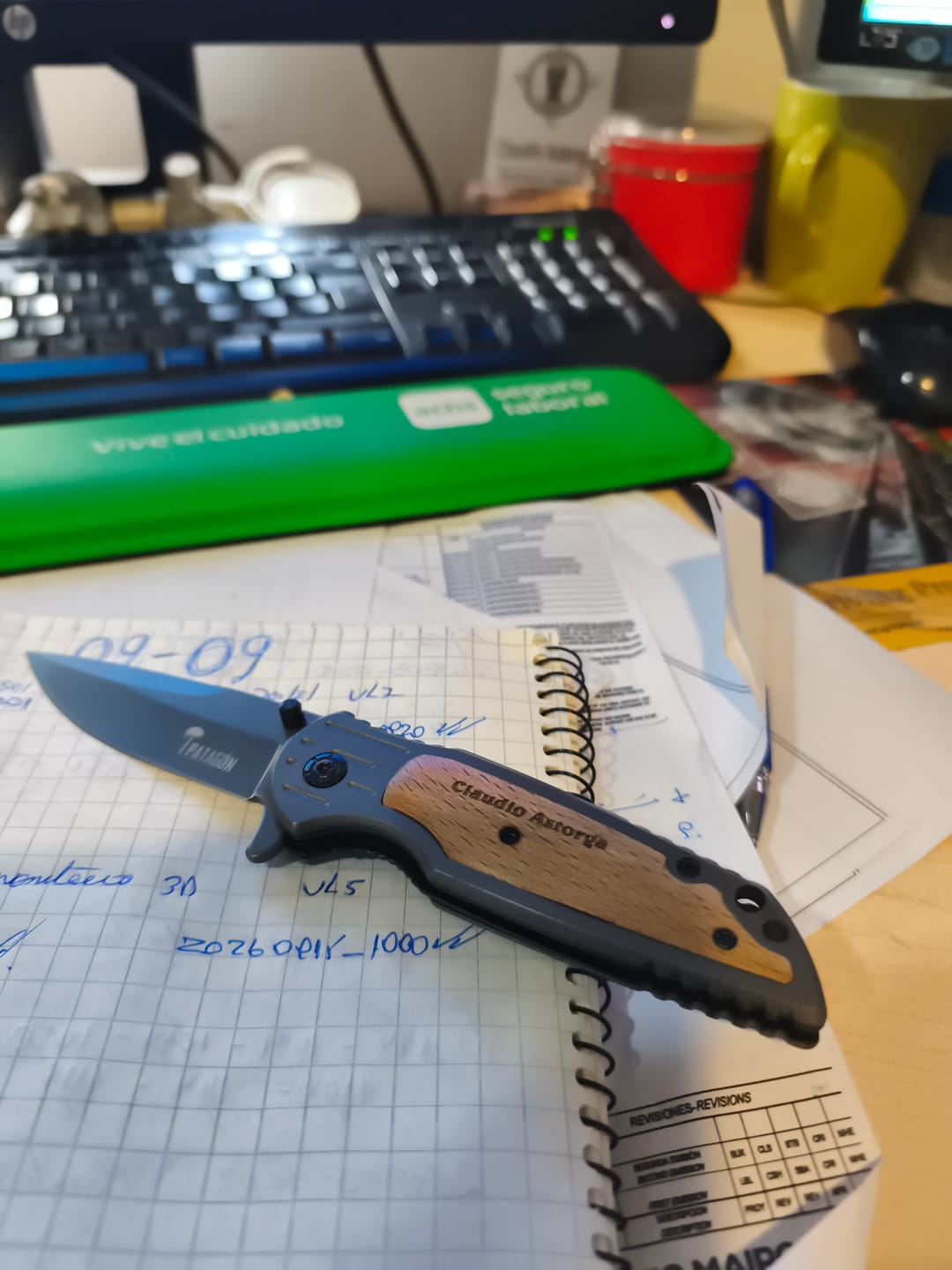 Customer photo review of Cortapluma Acero Inox Revestido PATAGÓN - CENIZA + Cortapluma Llavero Regalo