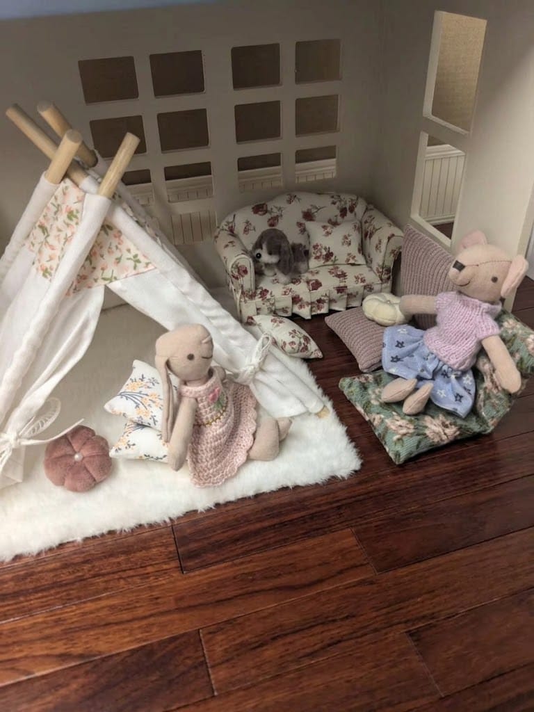 Customer photo review of 1:12 Scale Dollhouse Miniature Room Box - Rainy Day Fort in the Living Room