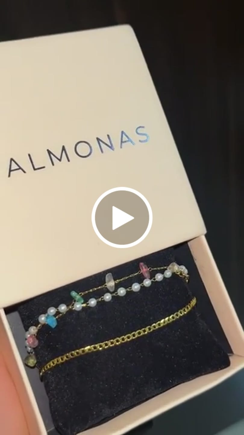 Customer video review of Minimalist Pearl Three Layered Bracelet