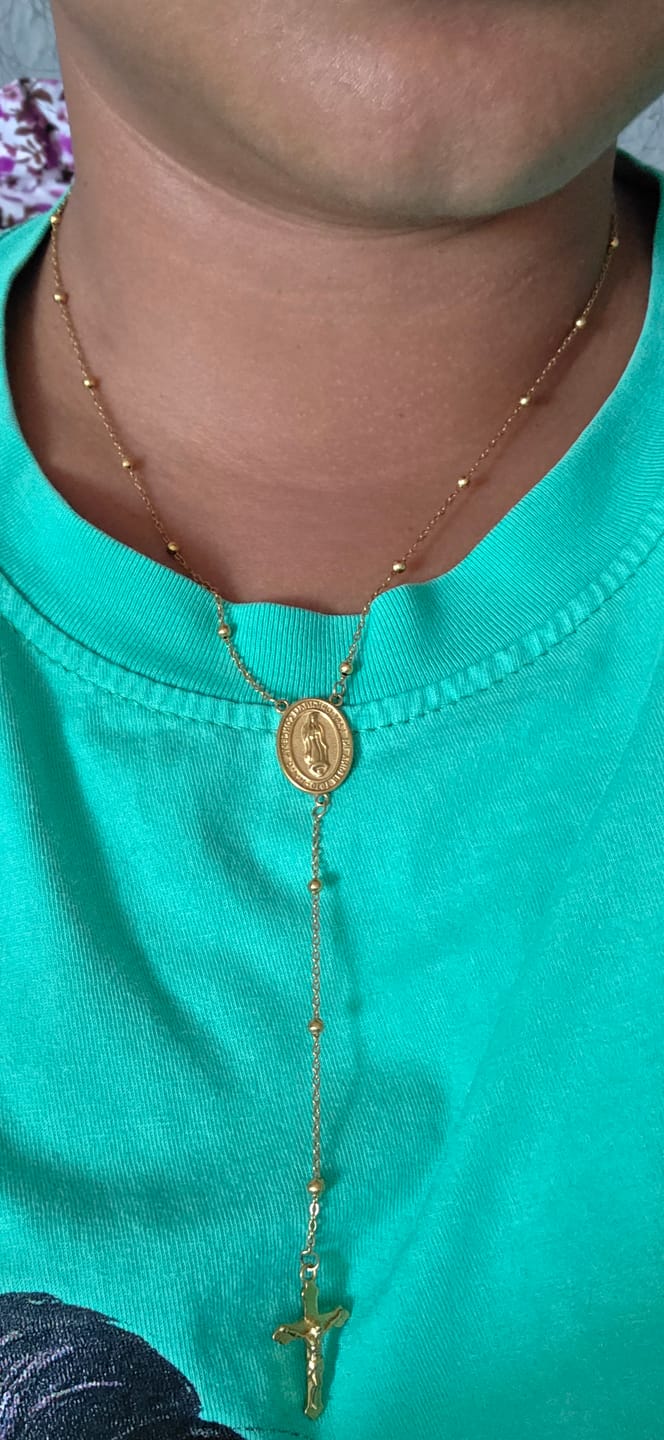 Customer photo review of Collar Virgen María Milagrosa