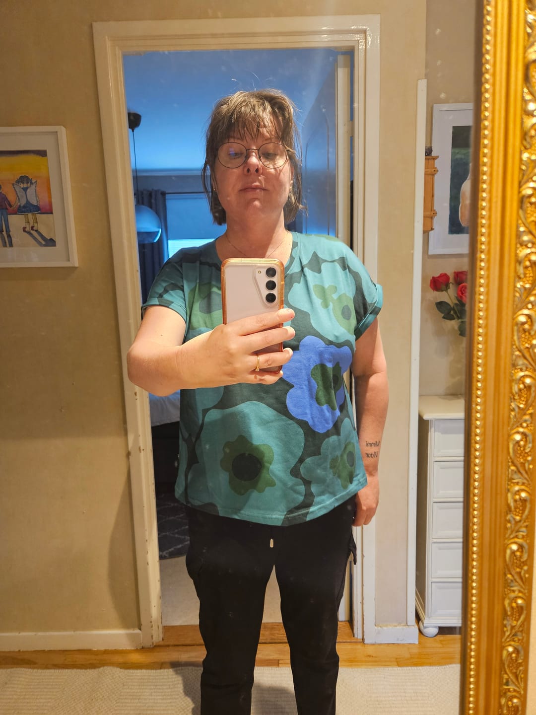 Customer photo review of T-shirt Feminist Blå | Rino