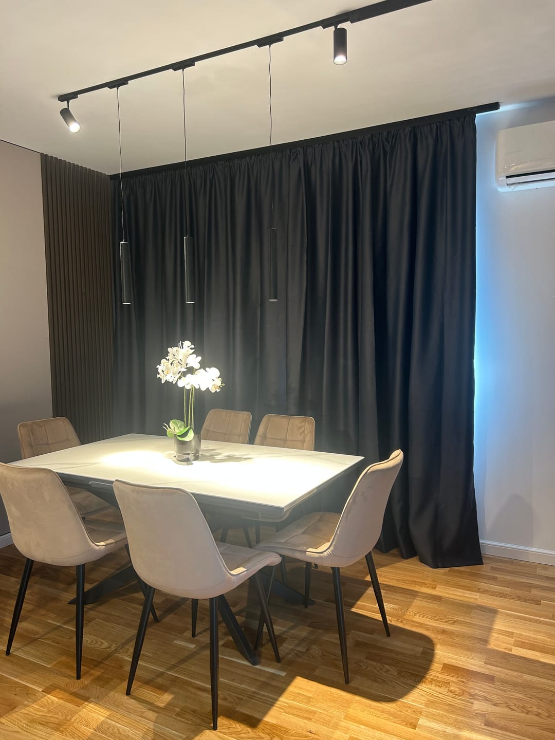 Customer photo review of Masa living marmura DIESEL, alb/negru, 160/200x90x76 cm