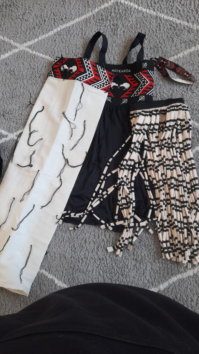 Customer photo review of Kapa Haka Maori Girls Costume