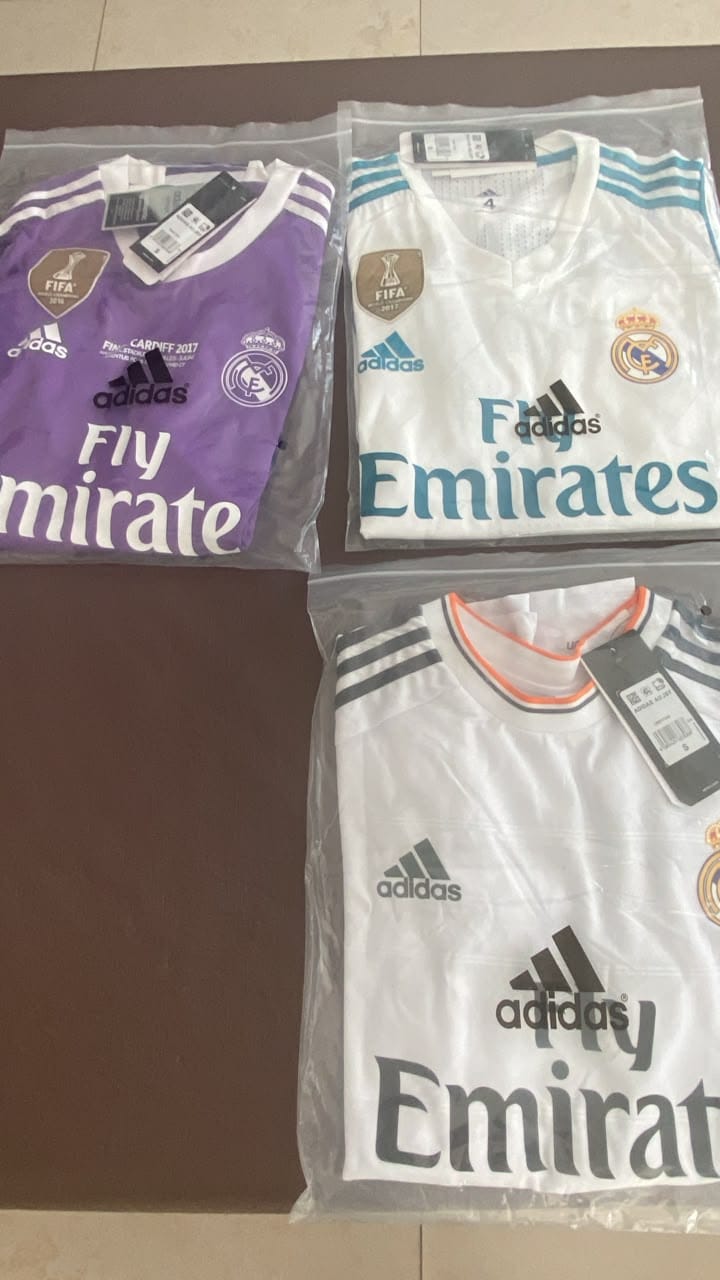 Customer photo review of CRISTIANO RONALDO 5 CHAMPIONS