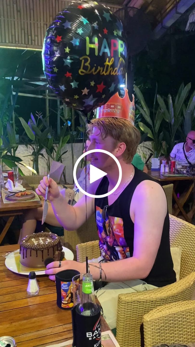 Customer video review of 🎂 Birthday Cake – Delivery in Bali