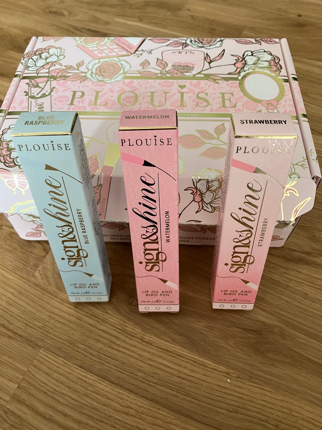 Customer photo review of Back to Business Sign And Shine Lip Oil Pen - PRE-ORDER