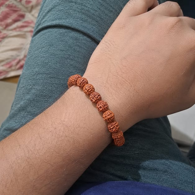 Customer photo review of 5 Mukhi Rudraksha Bracelet