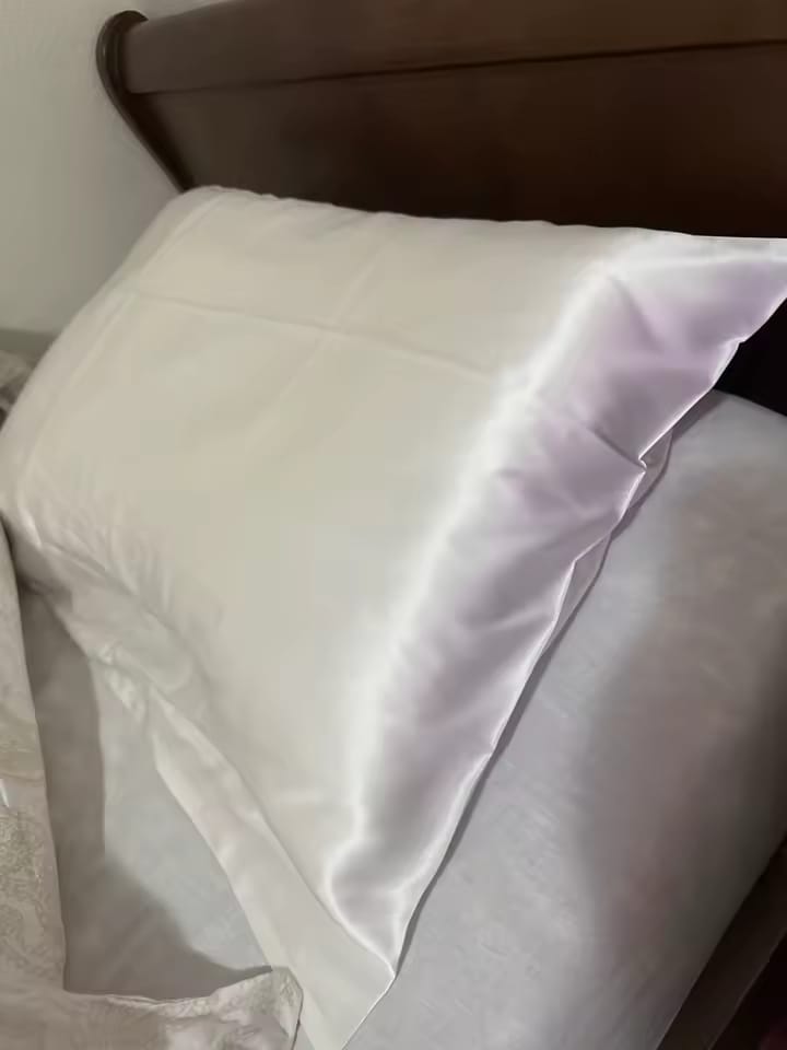 Customer photo review of Lumorias Silkes Örngott