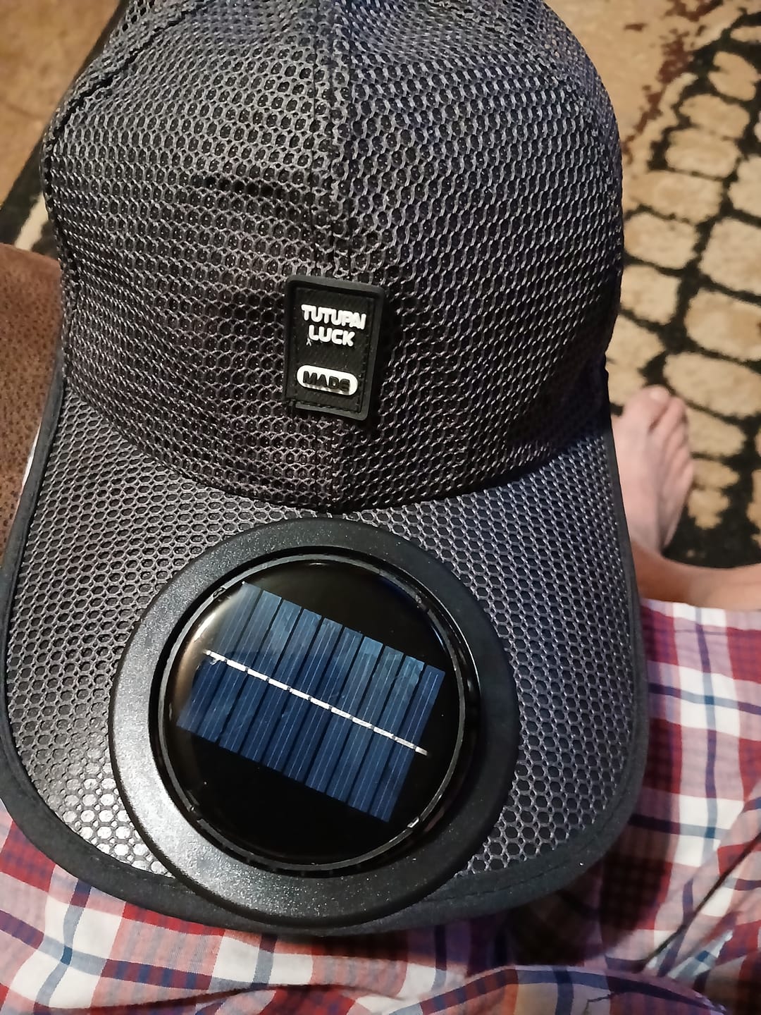 Customer photo review of Solar Powered Fan Full Mesh Baseball Cap, Multi-color Outdoor Cooling Sun Hat