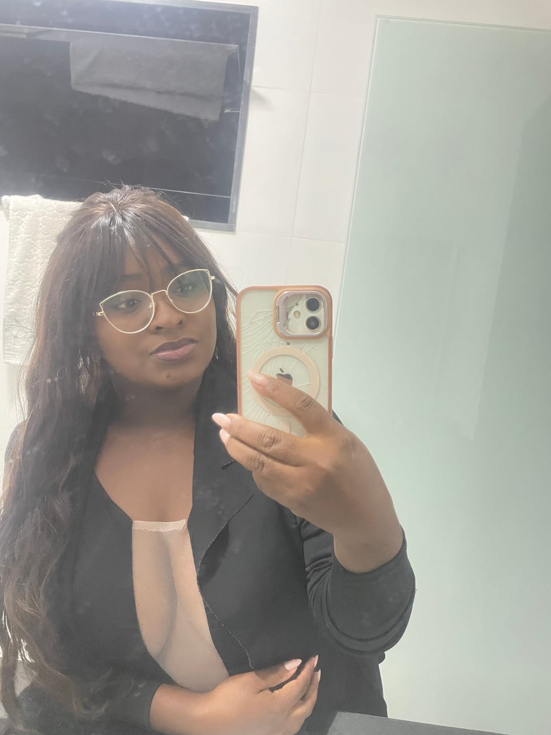 Customer photo review of Peruca Wig Wendy Castanho Luzes Ondulada com Franja