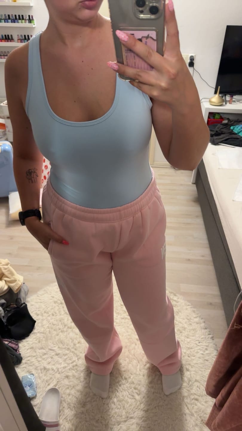 Customer photo review of LABEL TANK TOP LIGHT BLUE