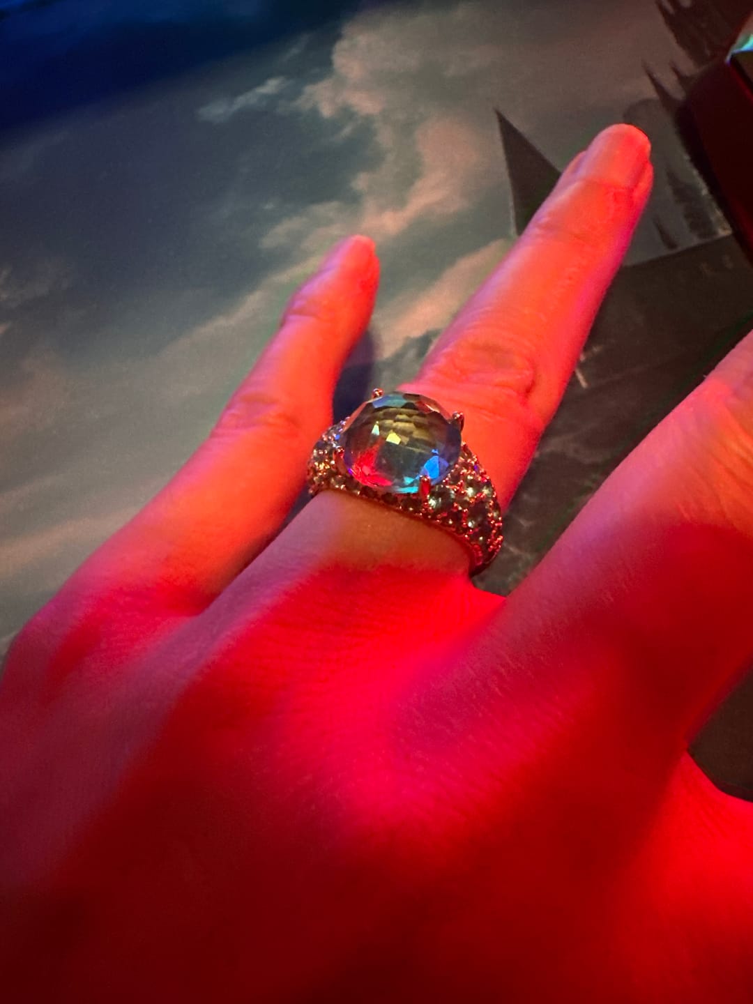 Customer photo review of Anello con Pavé Misto e Prisma Gem