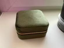 Customer photo review of Velvet Ring and Jewelry Box with Flip Lid, with or without Mirror