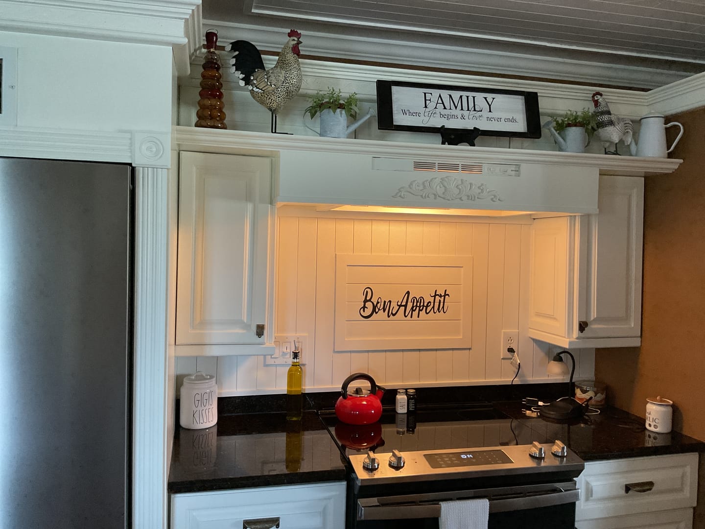 Customer photo review of Bon Appetit Metal Word Sign