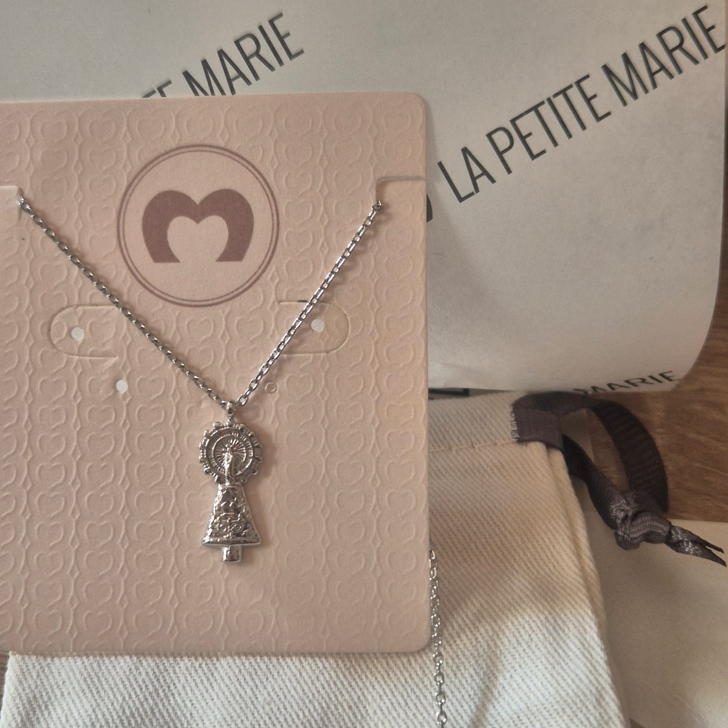 Customer photo review of Collar Virgen del Pilar