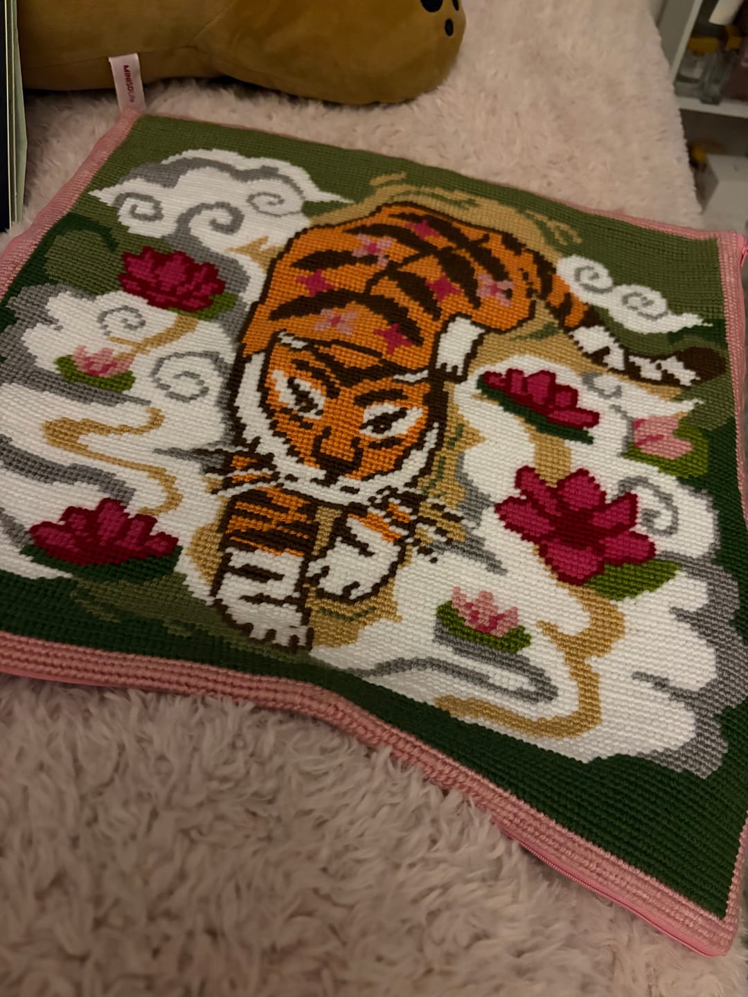 Customer photo review of GENTLE TIGER - Tapestry Needlepoint Cushion Kit