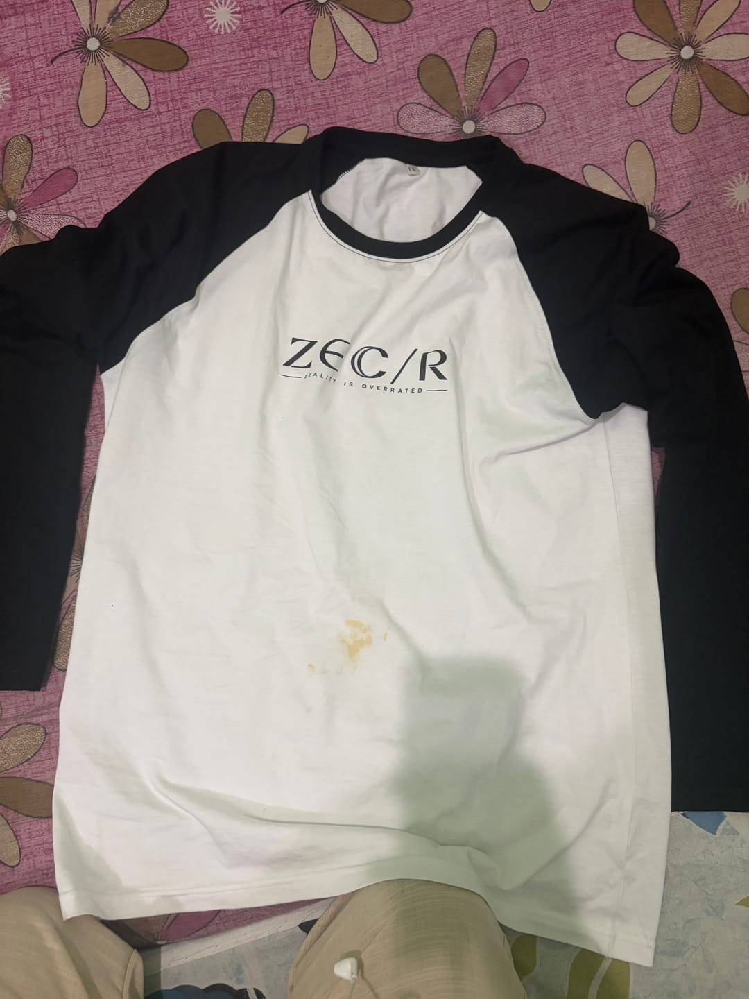 Customer photo review of Colour Block Full Sleeve T-Shirt Black White Men & Women