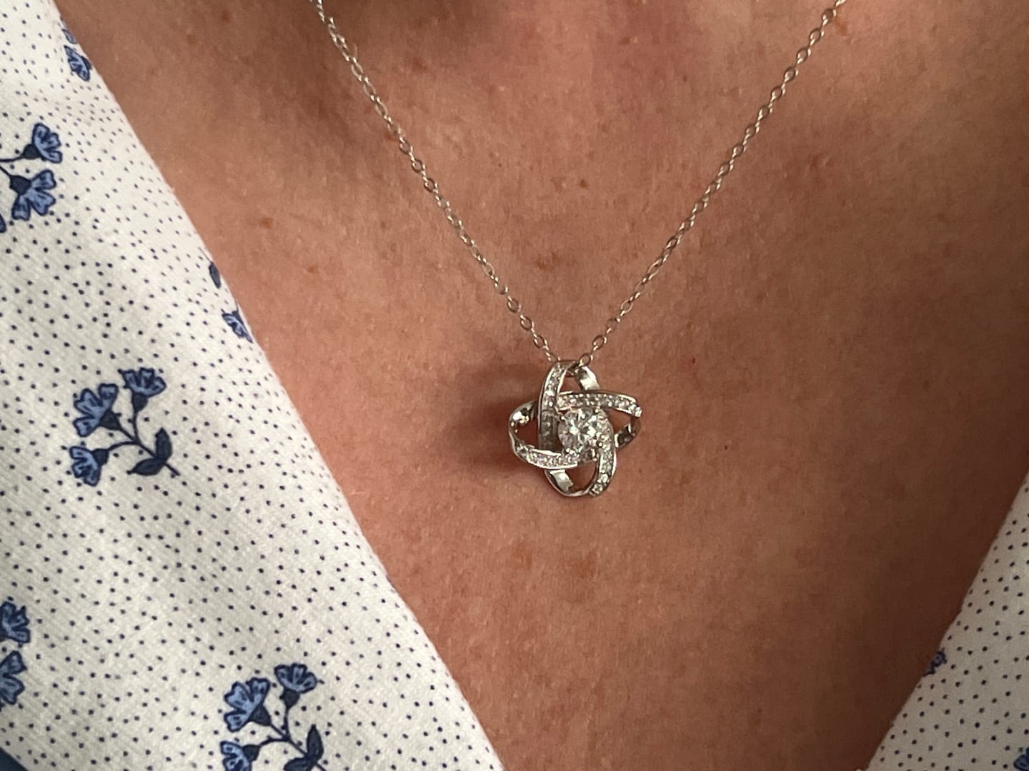 Customer photo review of To my soulmate - white gold love knot necklace