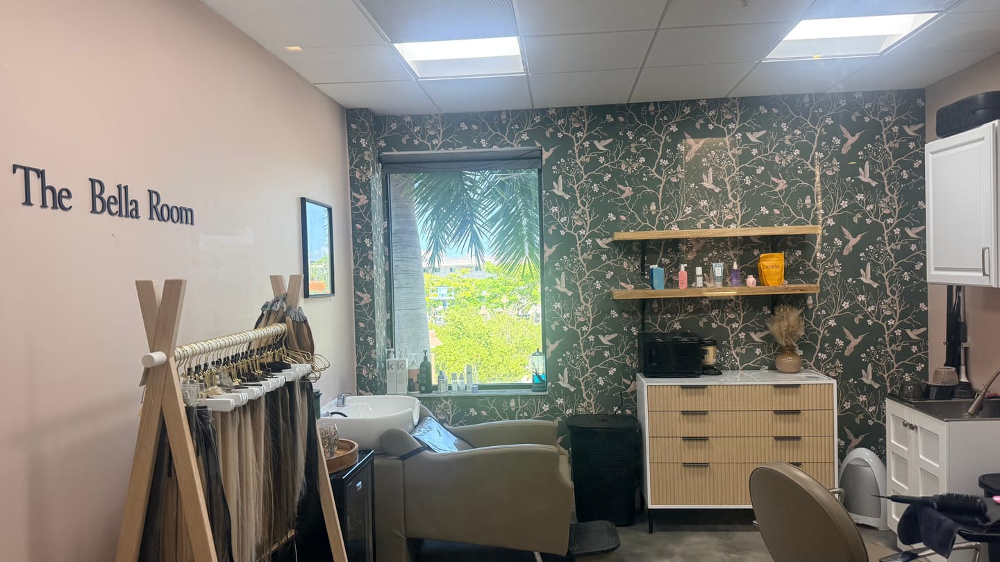 Customer photo review of Derora - Chinoiserie Trees, Birds & Flowers Peel & Stick Wallpaper