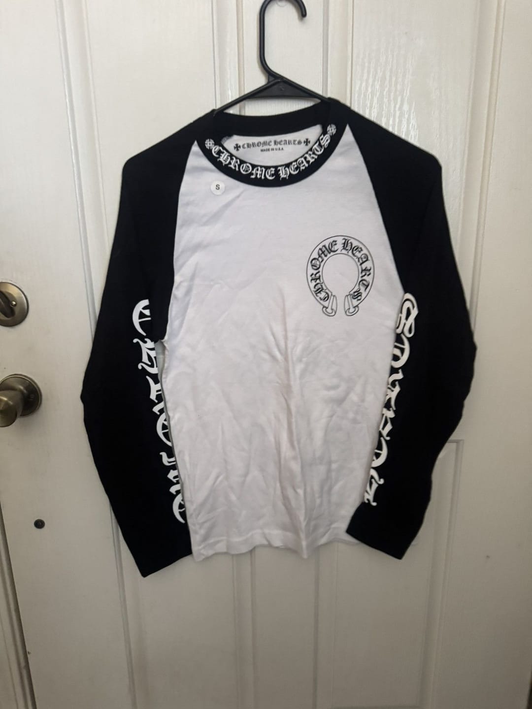 Customer photo review of JShop Chrome Longsleeve Black & White
