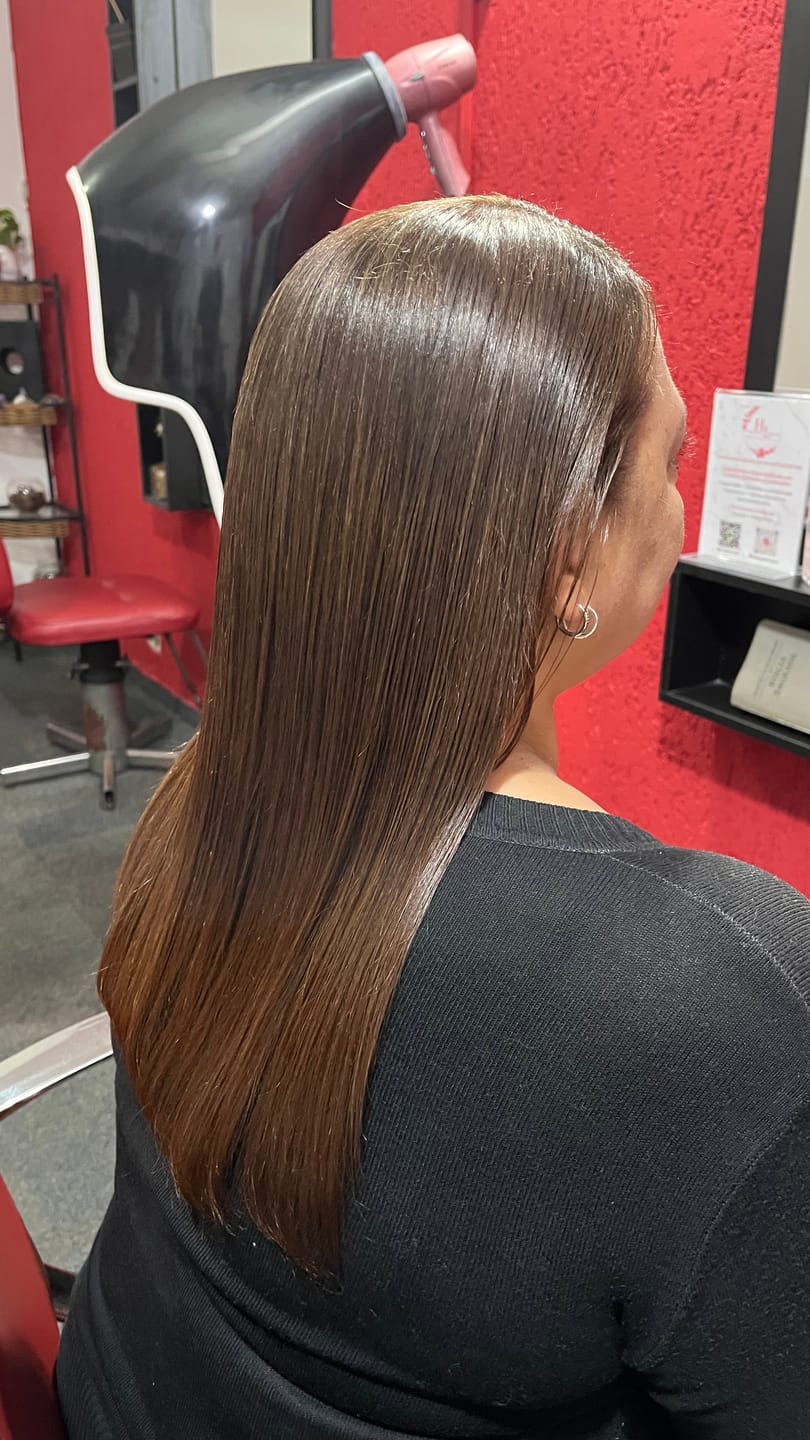 Customer photo review of Kit Trio Liso 1 Litro Versatium | 100% Liso Profissional, Máscara 1kg, Efeito Espelhado E Cuidado Completo