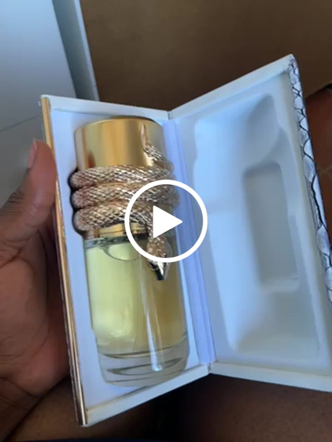 Customer video review of PERFUME MUSAMAM WHITE INTENSE LATTAFA  - 100ML