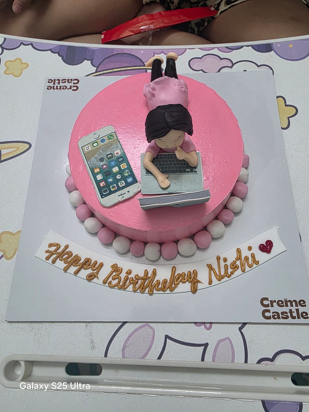 Customer photo review of Workaholic Girl Theme Cake