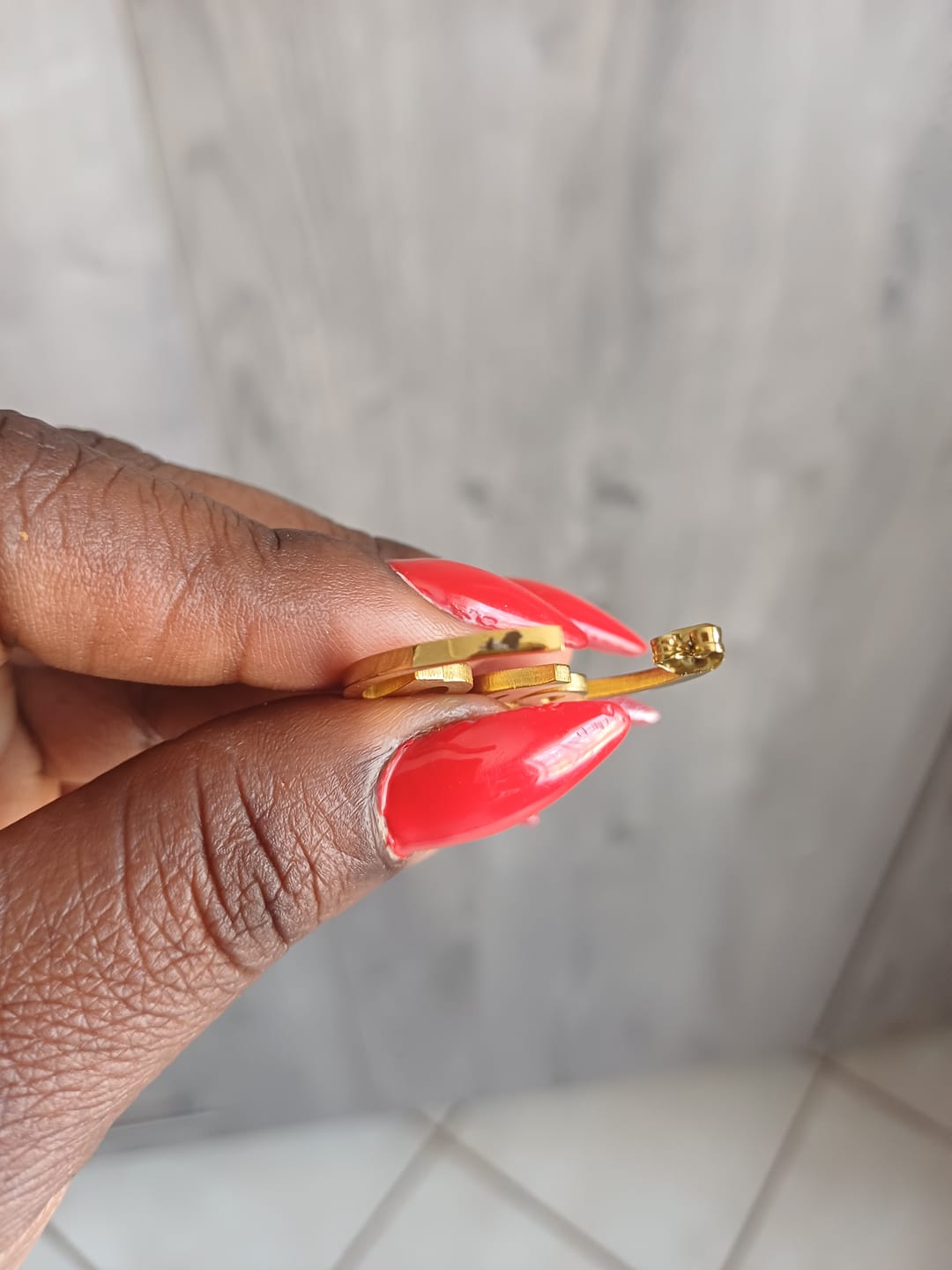 Customer photo review of Gold Mini Era Logo Hoops