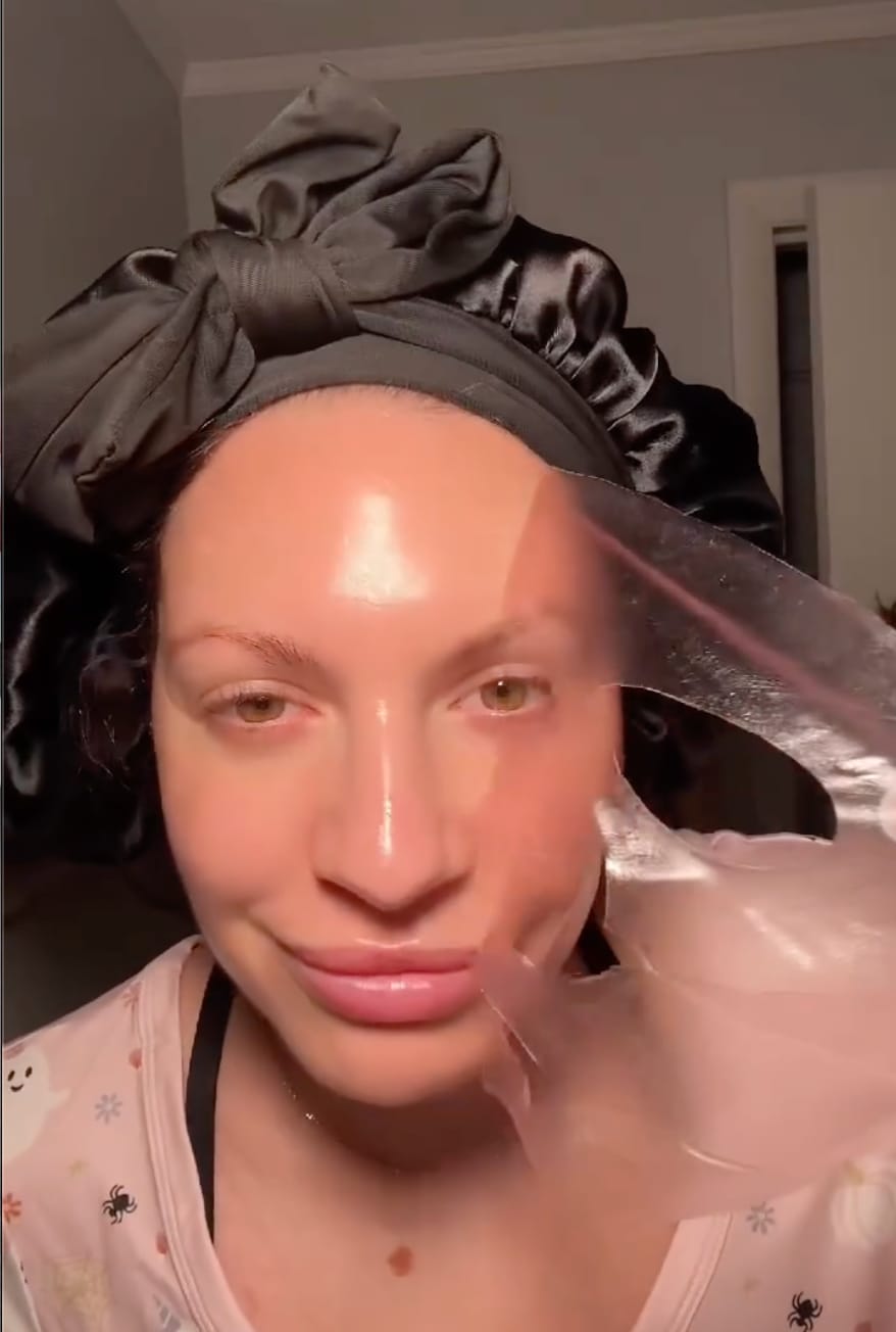 Customer photo review of Salmon PDRN Pink Collagen Jelly Gel Mask