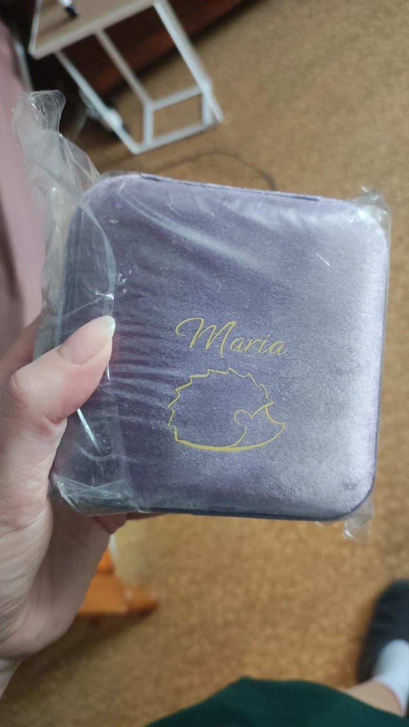 Customer photo review of Velvet Ring and Jewelry Box with Flip Lid, with or without Mirror