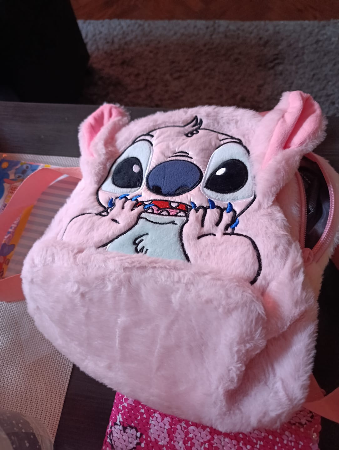 Customer photo review of Plišana Stitch torbica