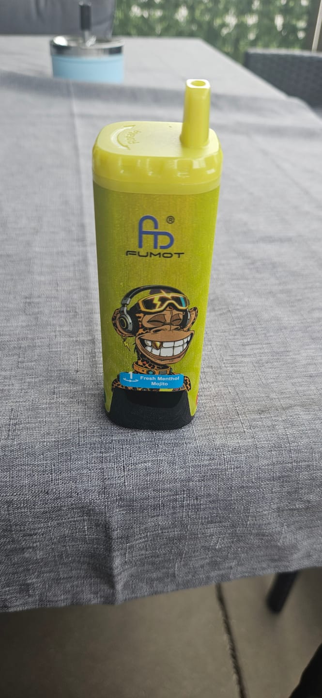 Customer photo review of Fumot Tornado Vape 25000 - Strawberry Red Bull
