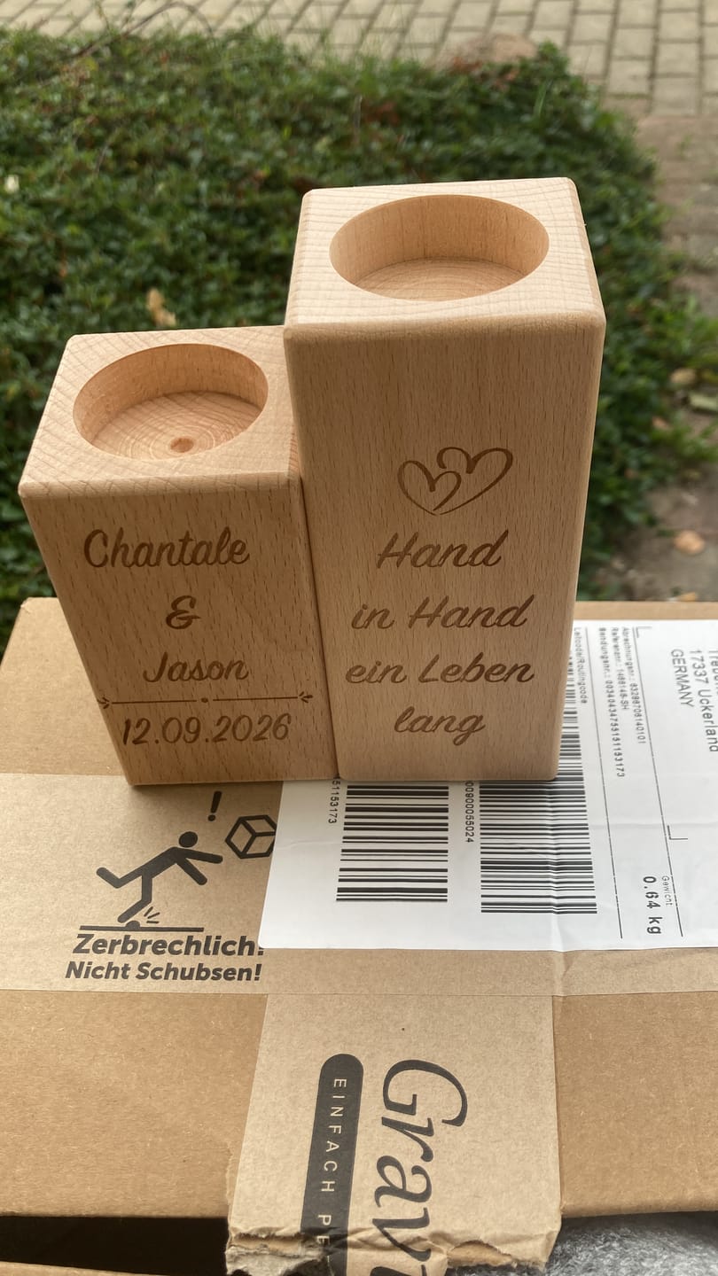Customer photo review of Graviertes Teelichthalter Set aus Holz im "Hand in Hand" Design