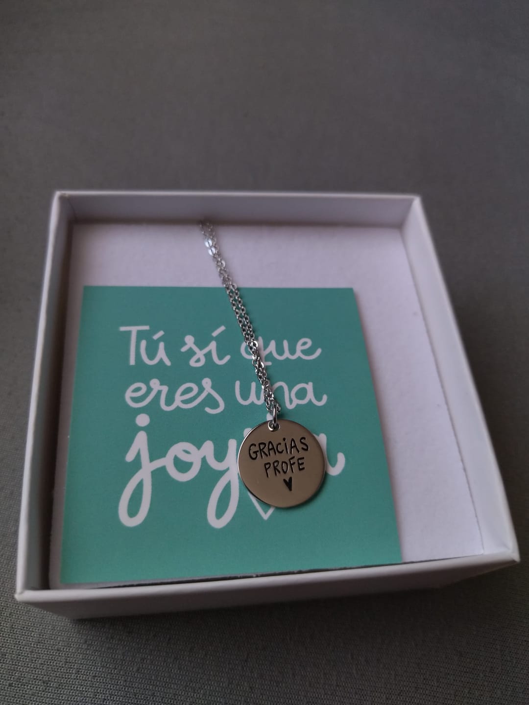 Customer photo review of Colgante de plata Gracias Profe