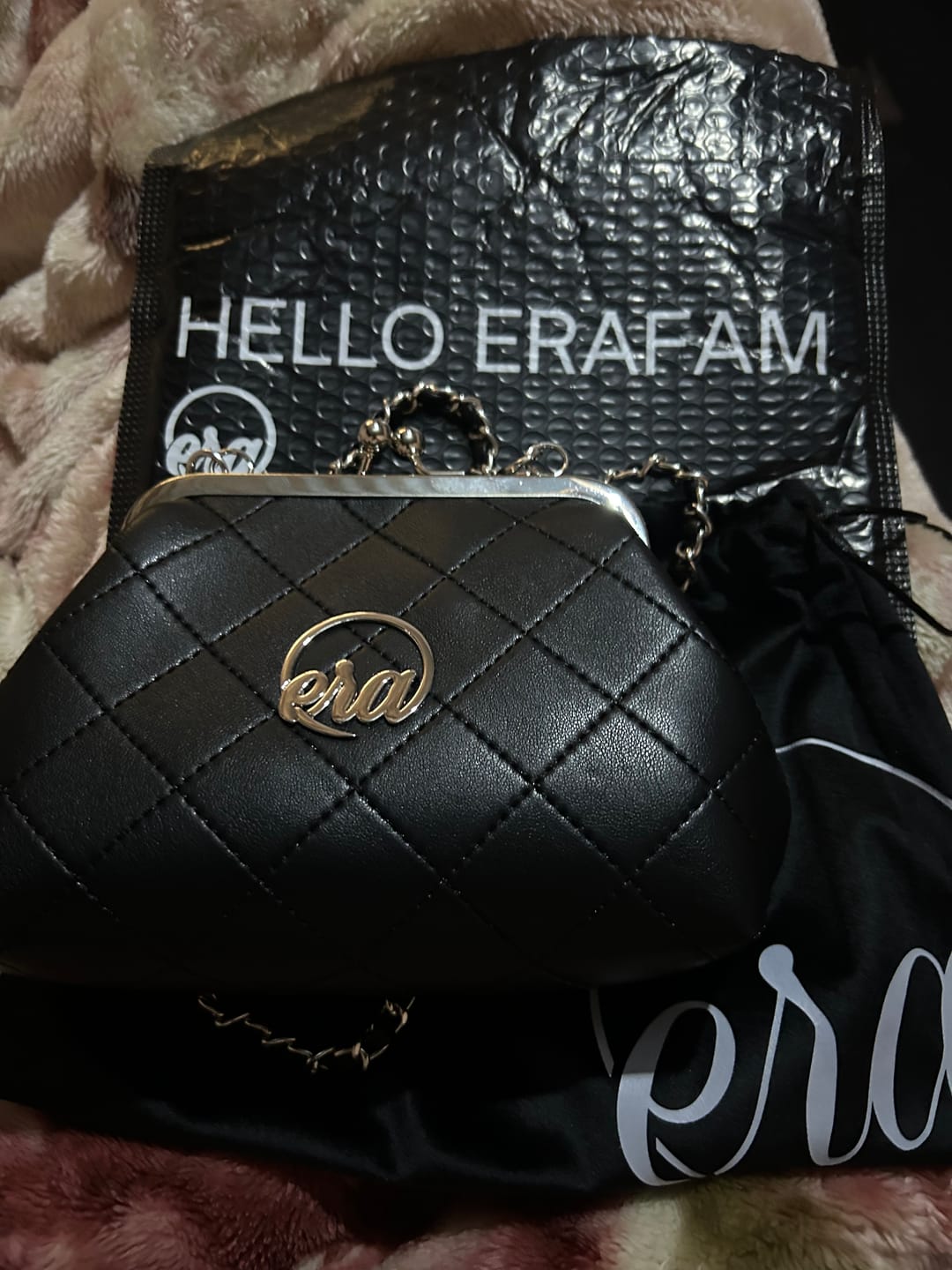 Customer photo review of ERA Mini Kisslock Chain Bag – Black