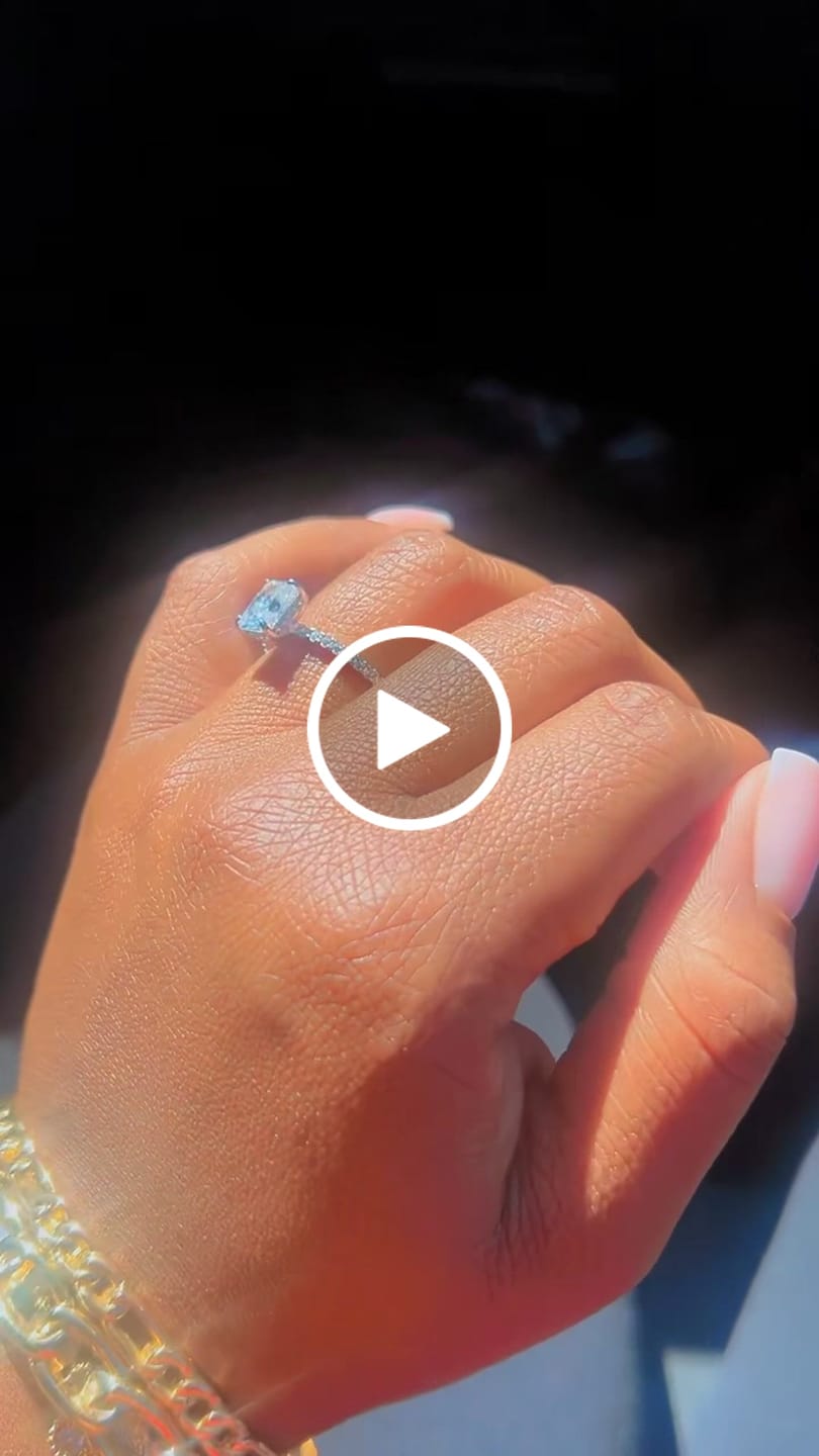 Customer video review of S925 Rodiffy Moissanite 2.0 Ct~4.0 Ct Radiant Cut Yellow Gold/White Gold Engagement Ring For Women