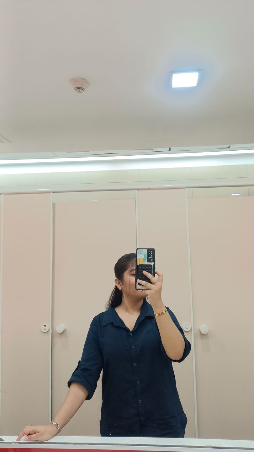 Customer photo review of Women Navy Blue Airy-Linen Shirt
