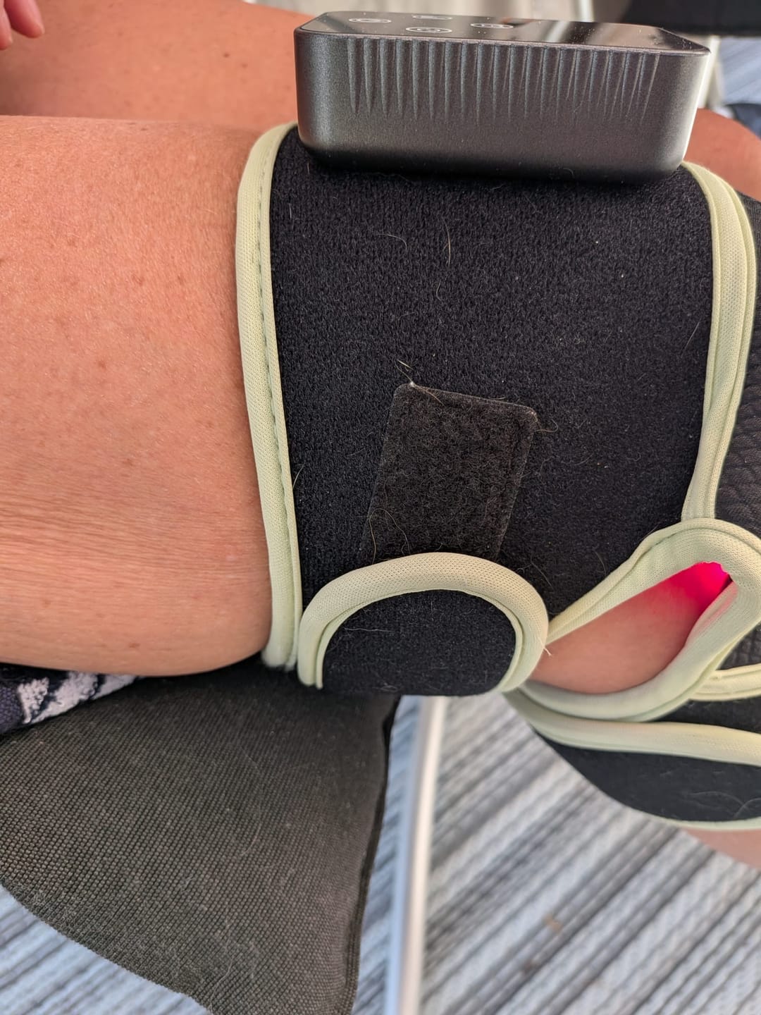 Customer photo review of Koanna® Red Light Therapy Bandage For Knee Pain