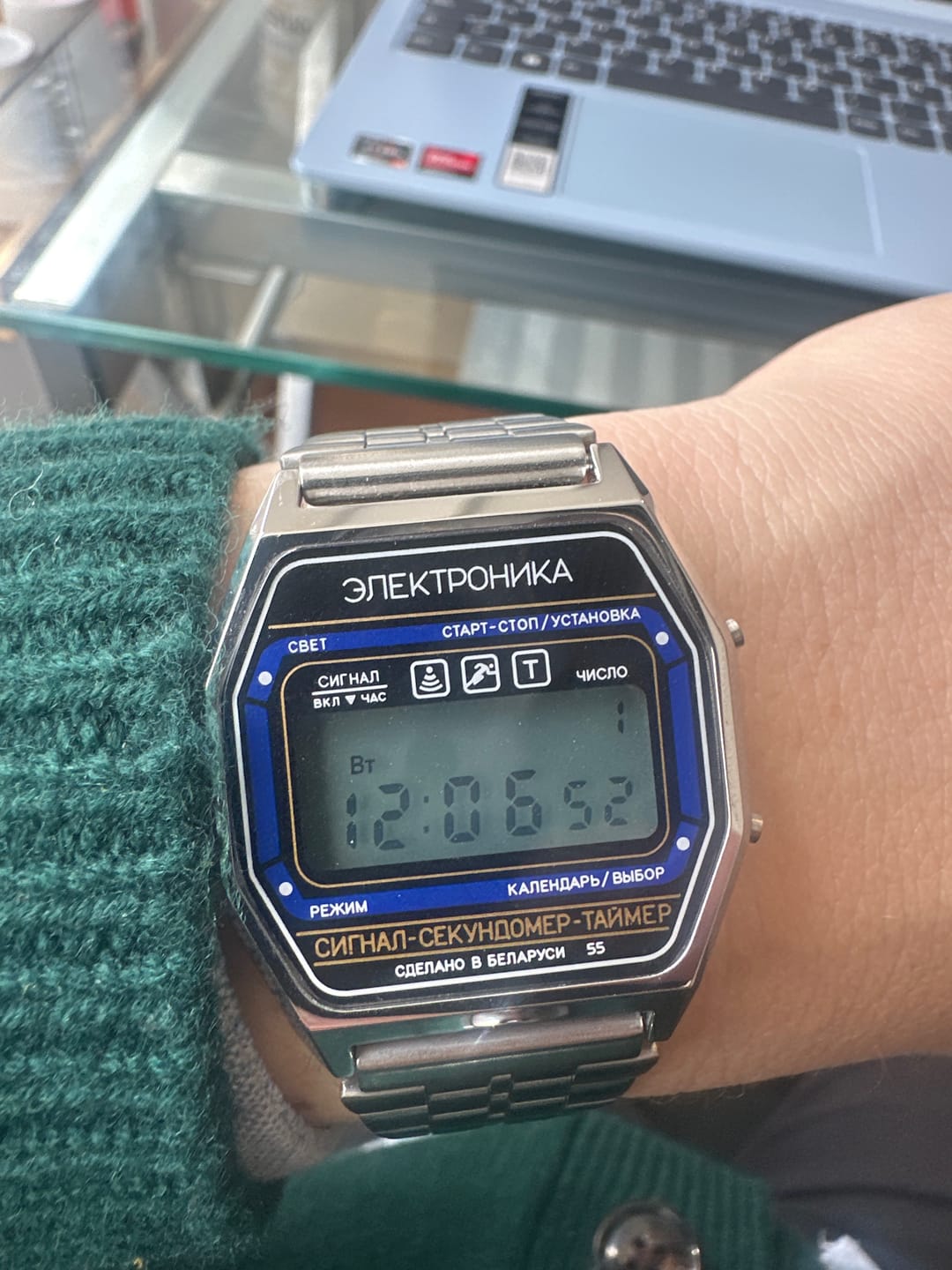 Customer photo review of Reloj Elektronika ЧН-55/0200100 Acero correa Nato Made in Belarus