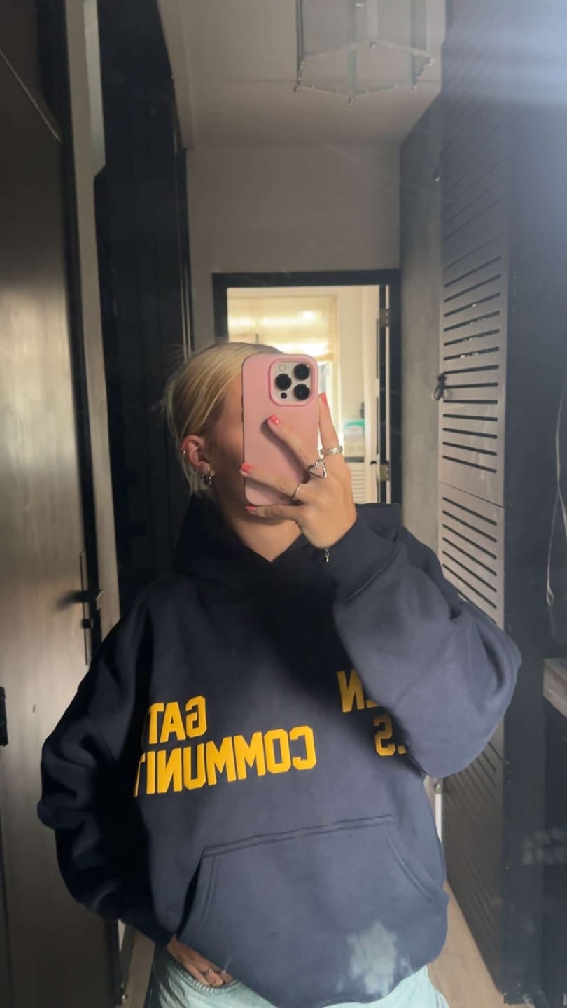 Customer photo review of GATED COMMUNITY HOODIE AMBER/NAVY