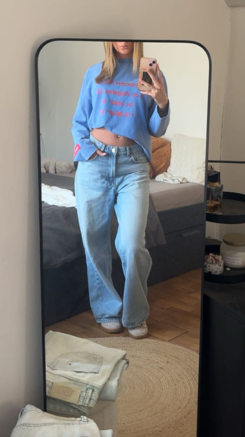 Customer photo review of VINTAGE LOGO WASHED LONGSLEEVE T-SHIRT SKY BLUE/RED