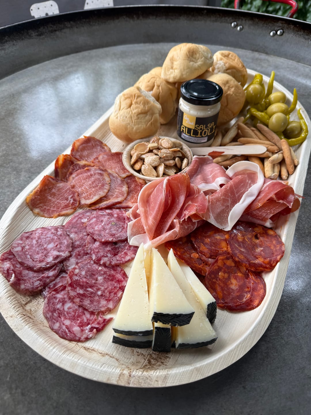 Customer photo review of Extra Large 22" x 12" Oval Disposable Palm Leaf Wooden Platter Tray