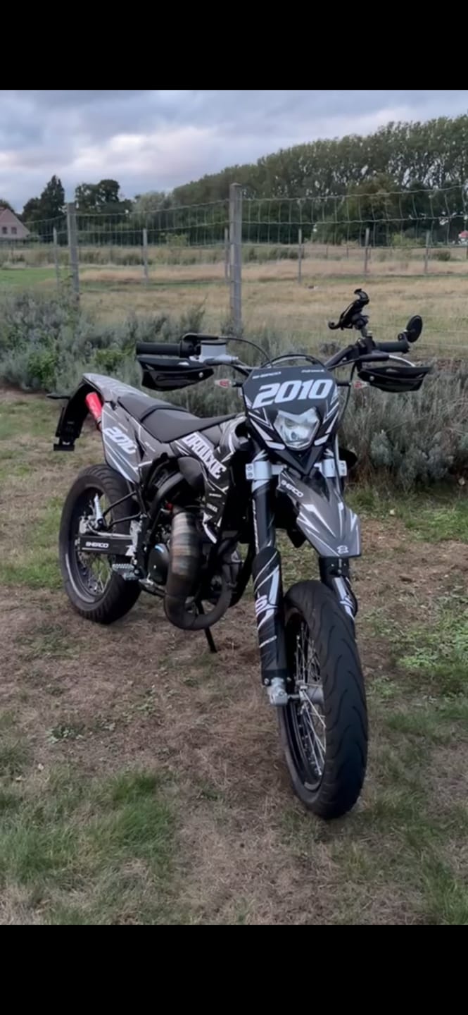 Customer photo review of FULL CUSTOM GRAPHICS KIT