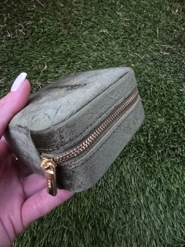 Customer photo review of Velvet Ring and Jewelry Box with Flip Lid, with or without Mirror