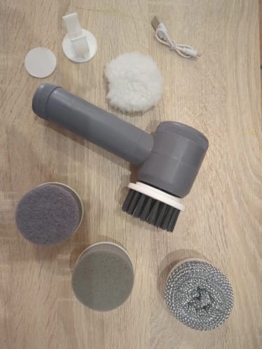 Customer photo review of Cepillo electrico de limpieza inalambrico Profesional