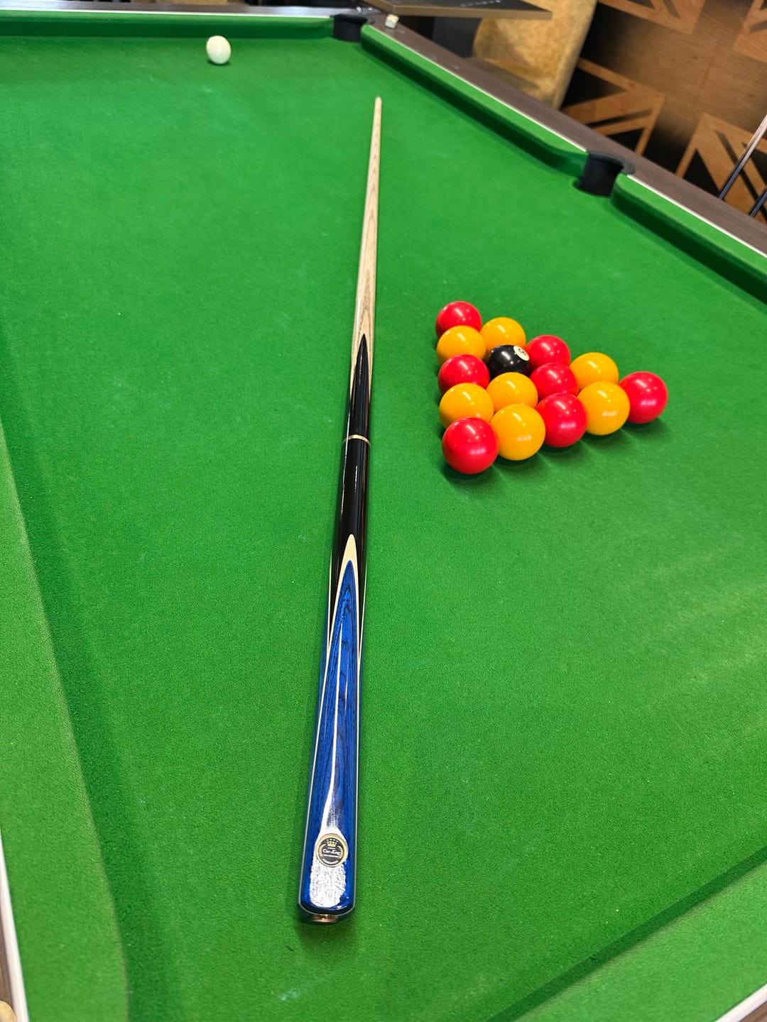 Customer photo review of Cue-King Pro Series 001 57" 19oz Snooker and Pool Cue 3/4 Jointed with Case and Extension