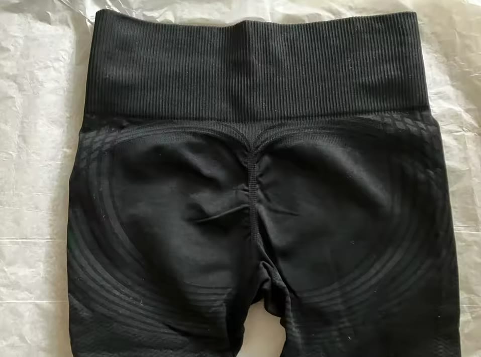 Customer photo review of Réduisez l'apparence de la cellulite et brûlez jusqu'à 2× plus de calories grâce au legging Nuéa.