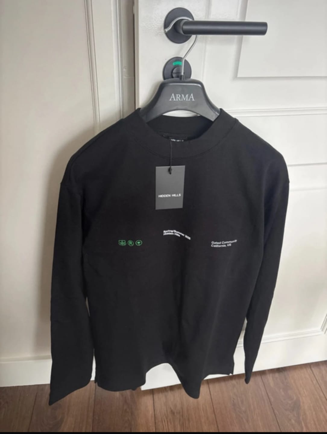 Customer photo review of GRADIENT LOGO LONGSLEEVE T-SHIRT PINK/BLACK