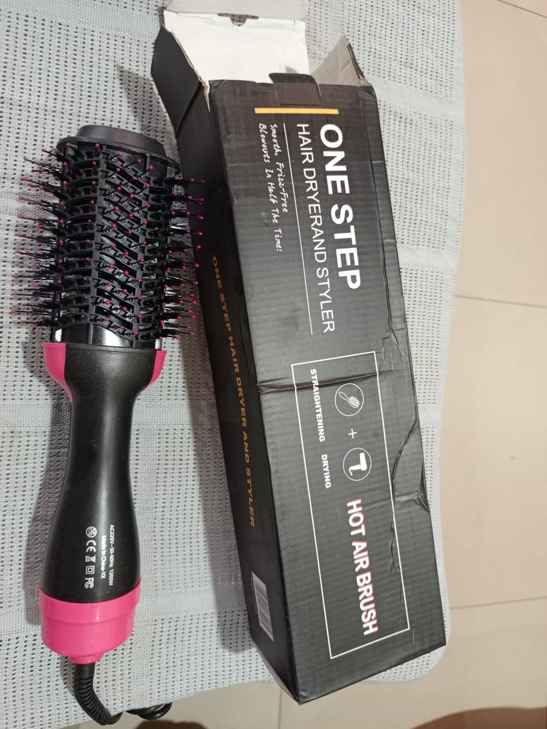 Customer photo review of 3-in-1 Hot Air Brush Hair Dryer & Styler – Volumizer, Straightener & Curler for Women