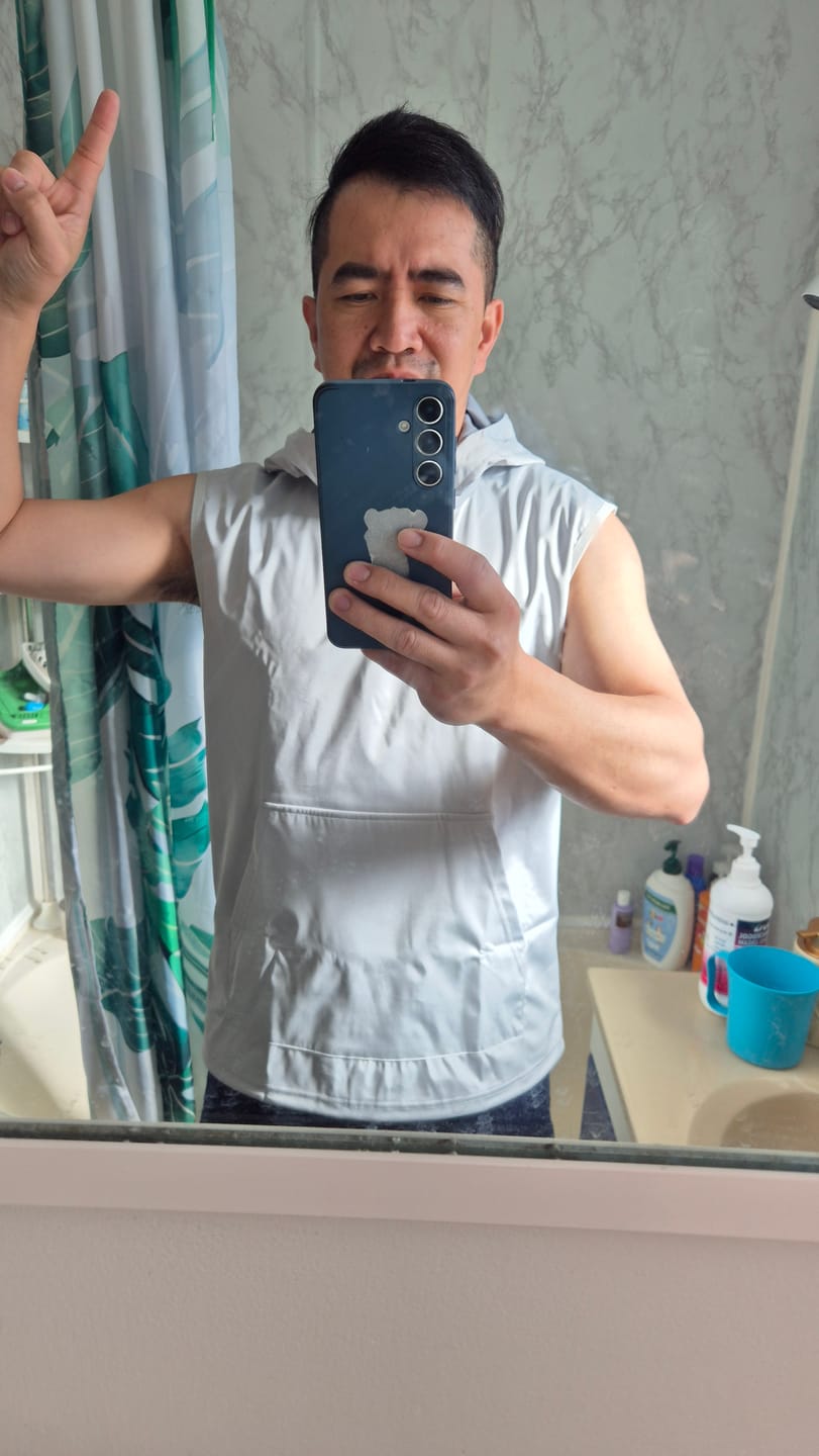 Customer photo review of Compression Sleeves V2 for Knees and Legs